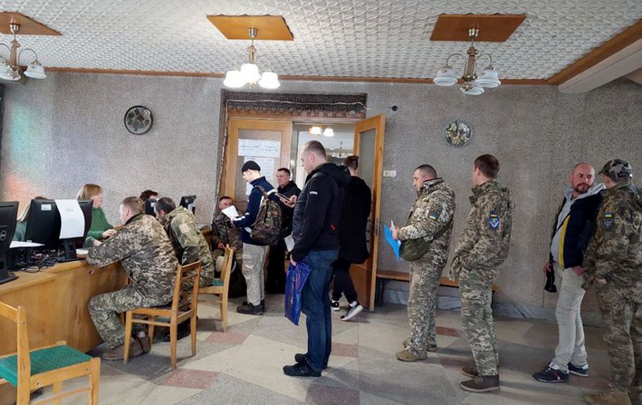 Зображення новини: У військовій частині виявили 2 тисячі непридатних до служби. Призначено перевірки