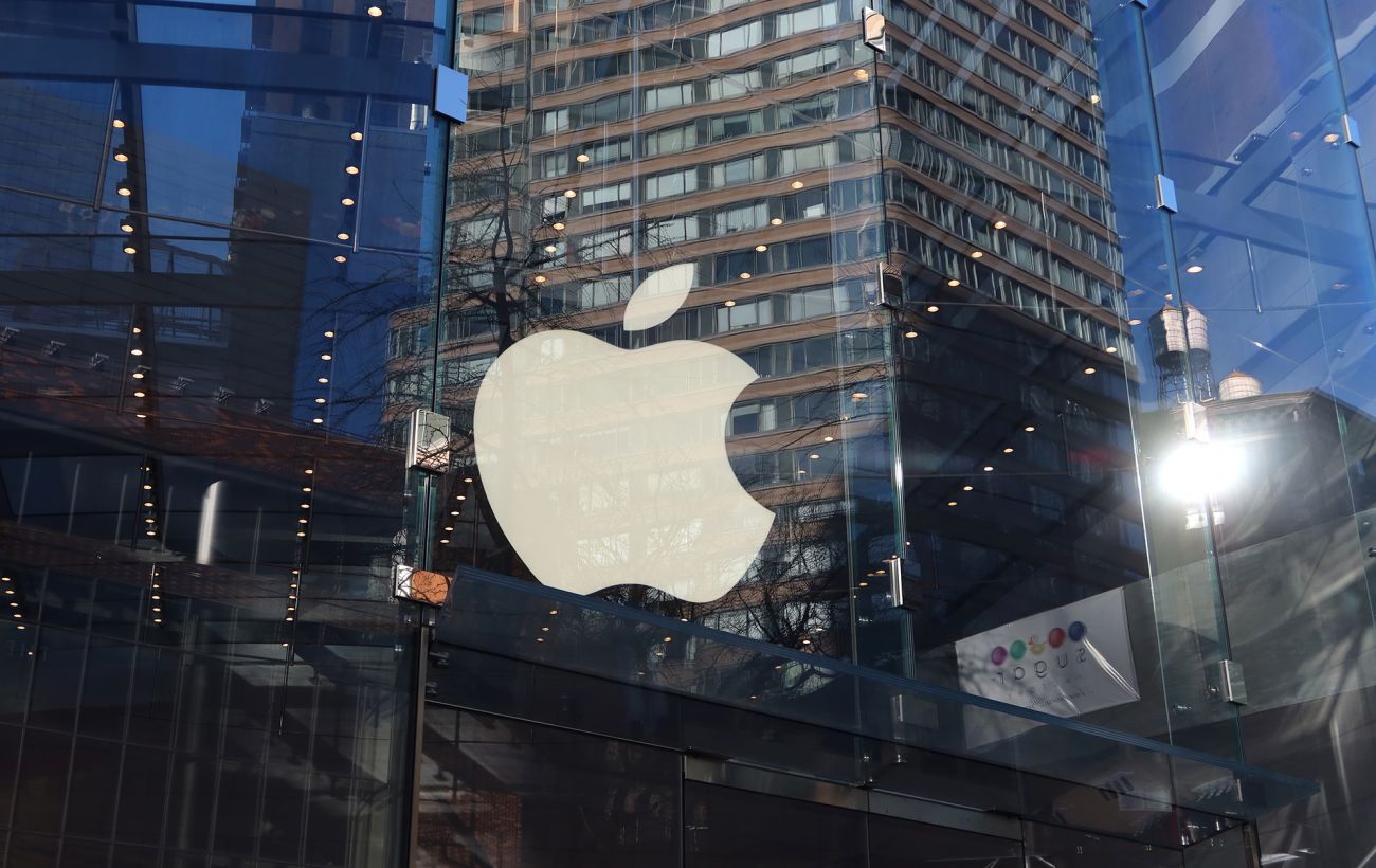 Зображення новини: Apple звинуватили у крадіжці відео з YouTube: що відомо про скандал і хто подав позов