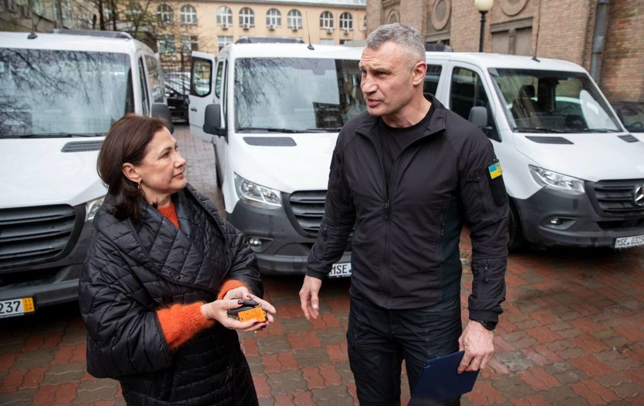 Зображення новини: Київ отримав автобуси, на які чекали тисячі людей: Кличко показав допомогу від німців