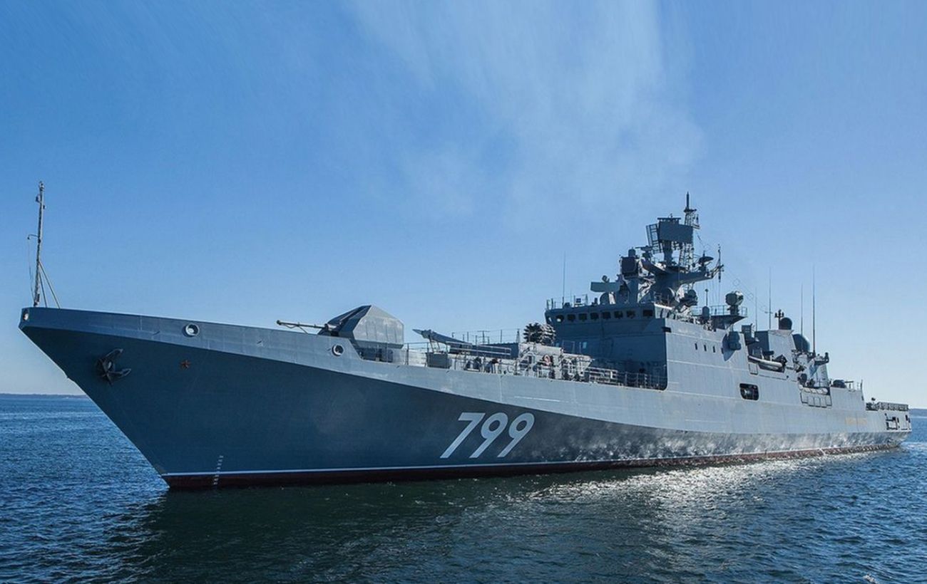 Зображення новини: Україна витісняє РФ з Чорного моря: що залишилося від "грози" після атаки на фрегат