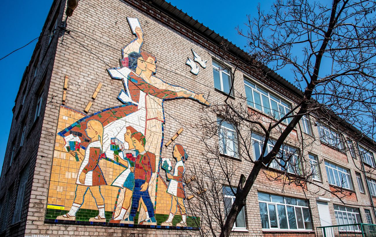 Зображення новини: Замість пар - стрільбище: в окупованому Маріуполі молодь готують до війни