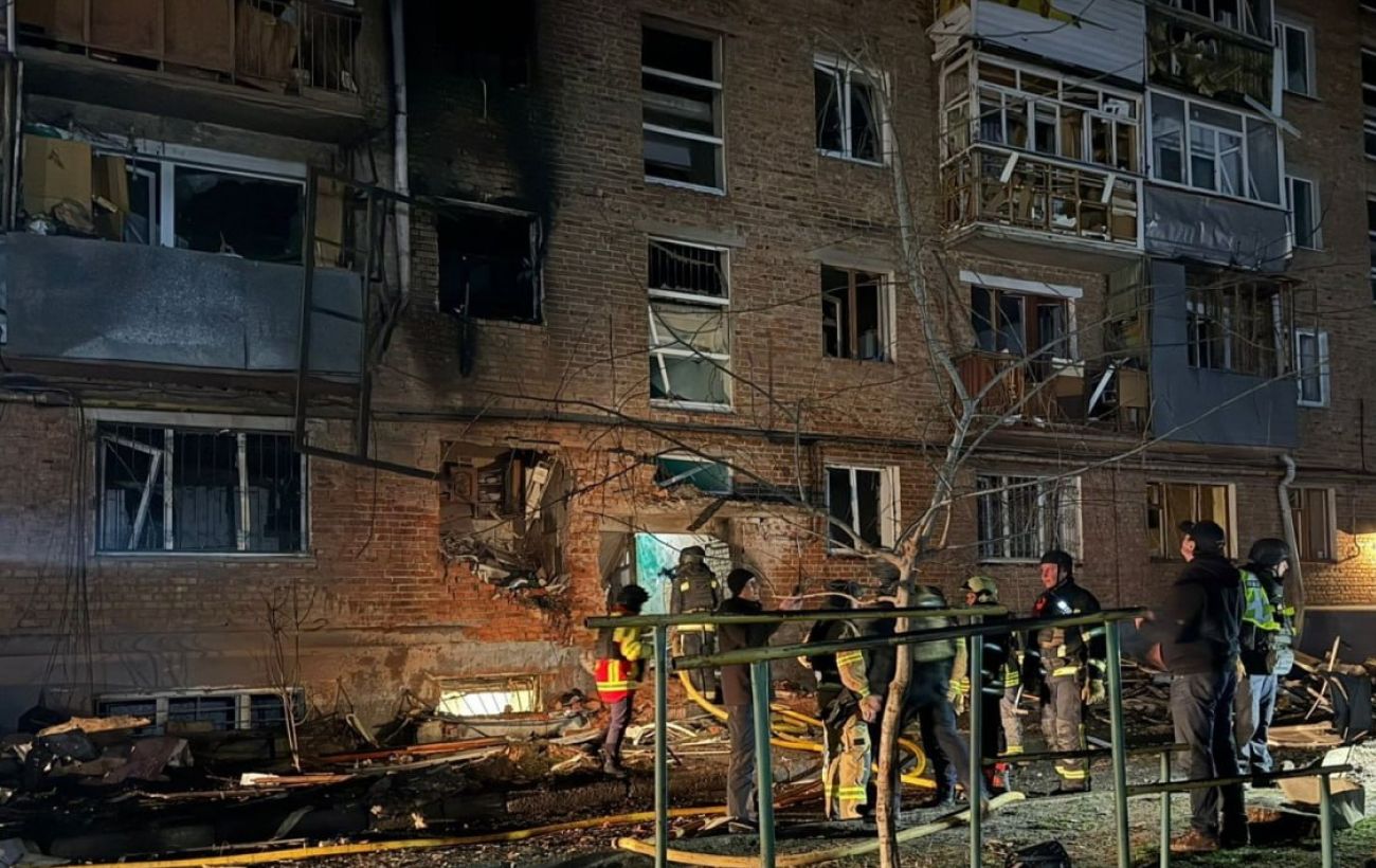 Зображення новини: Подвійний обстріл Сум: пошкоджені десяток будинків, серед постраждалих діти (фото)