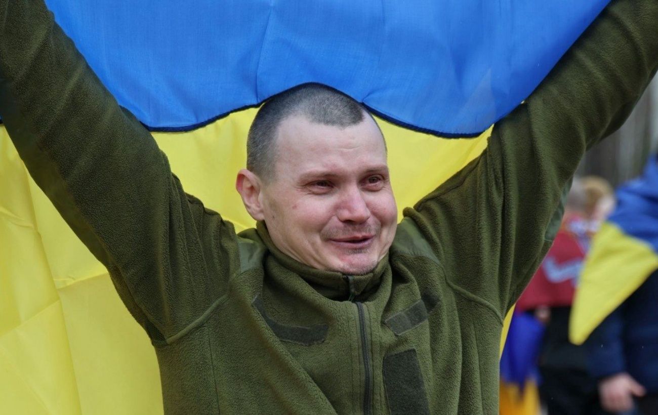 Зображення новини: Наші вдома: репортаж РБК-Україна з обміну полоненими 11 квітня (відео)