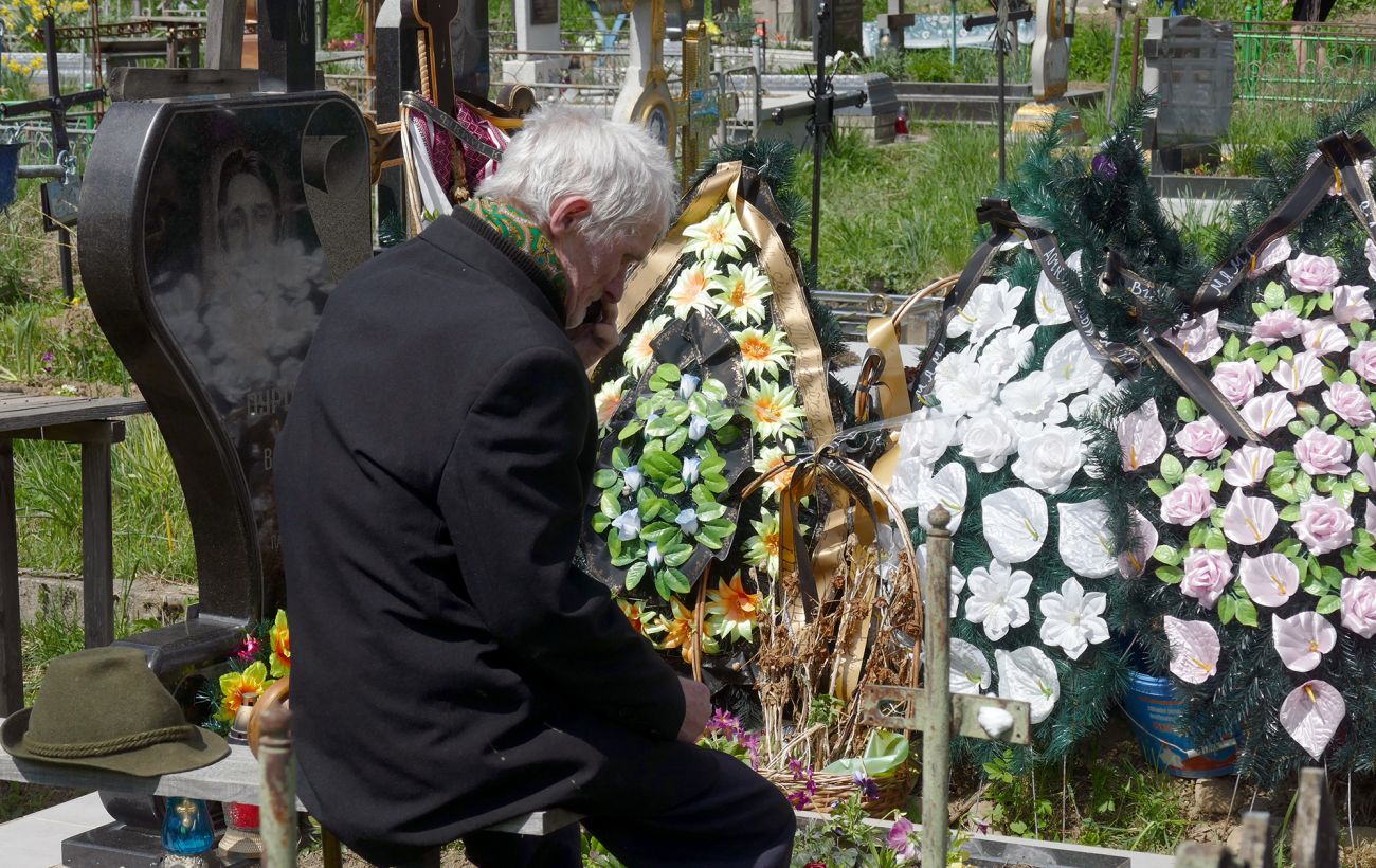 Зображення новини: Радониця сьогодні? Коли поминати померлих за календарем ПЦУ і як саме за них помолитися