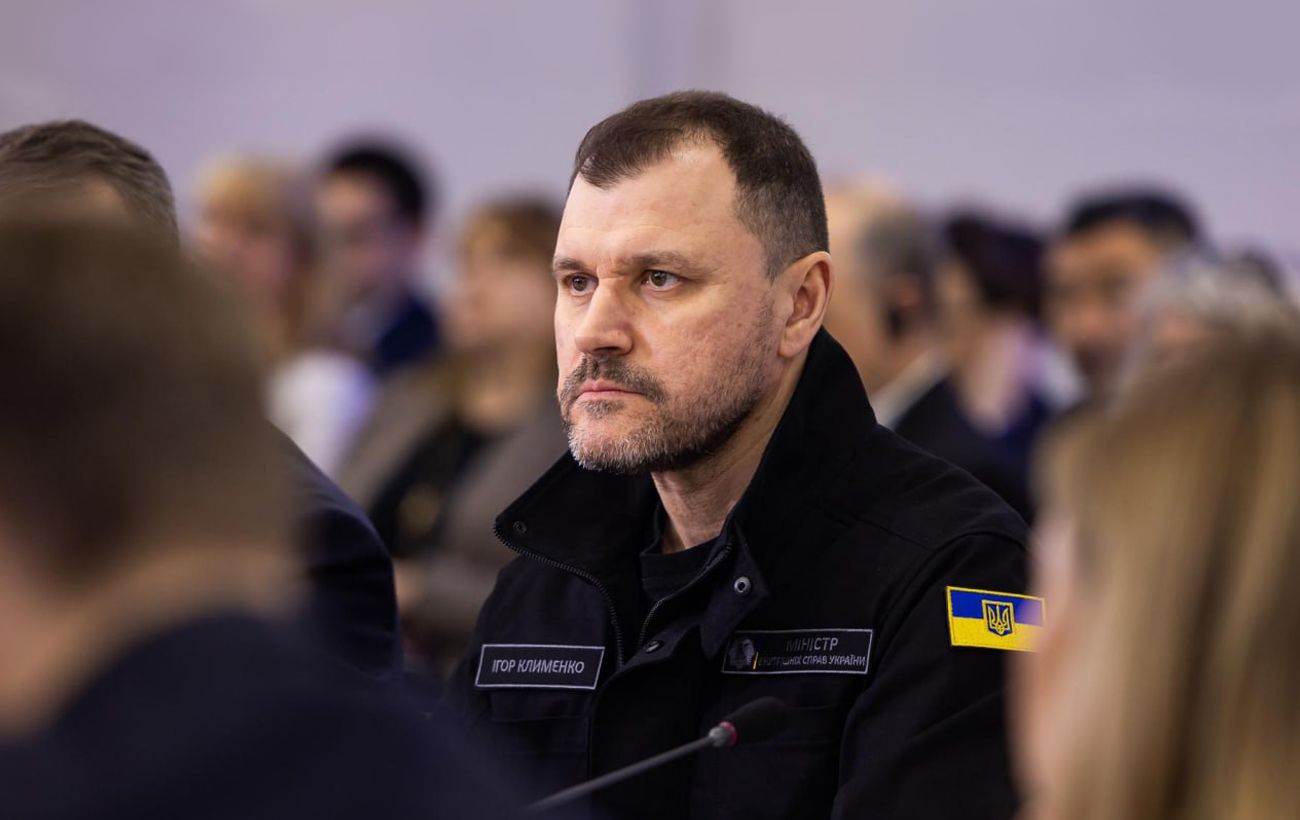 Зображення новини: Несподівана деталь у телефоні ліквідованого стрільця у Києві допомогла поліції, - глава МВС