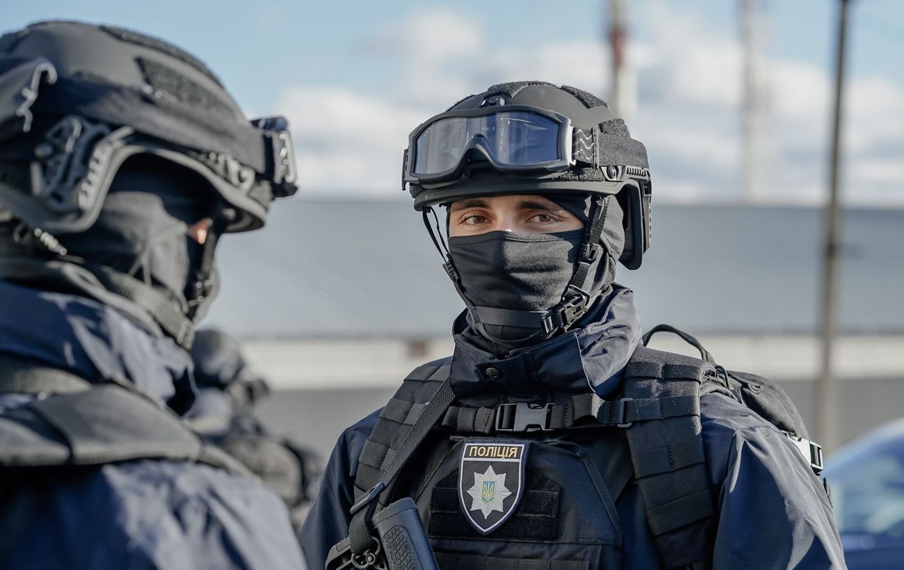 Зображення новини: Напади, погрози та велика наркомережа: Нацполіція викрила зв’язок U420 з "Хімпромом" (відео)