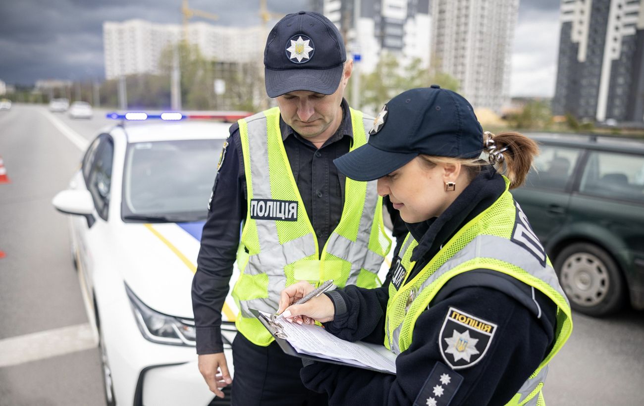 Зображення новини: Чоловік з ножем та гайковим ключем напав на працівників ТЦК