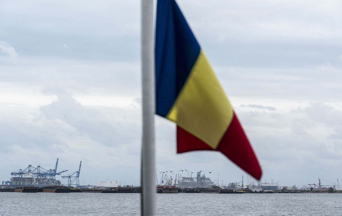 Зображення новини: У Румунії під час атаки РФ на Україну впали уламки дронів, є пошкодження