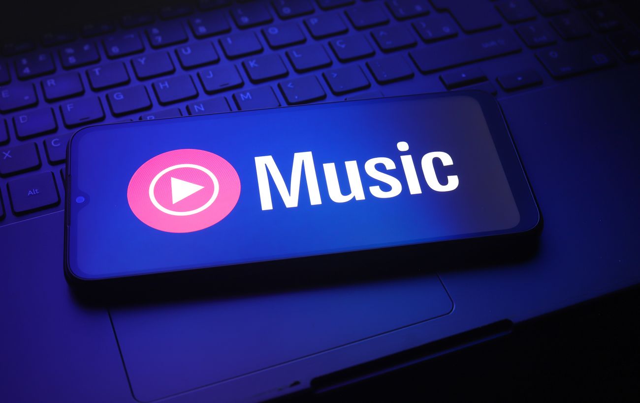 Зображення новини: 9 лайфхаків для YouTube Music: від ШІ-плейлистів до прослуховування без реклами