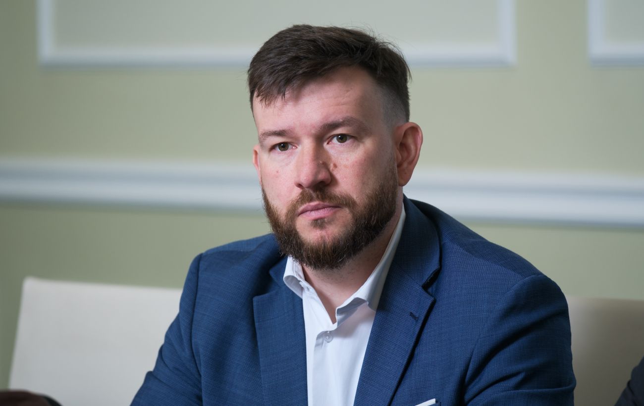 Зображення новини: Улютін пояснив причини затримки дитячих виплат