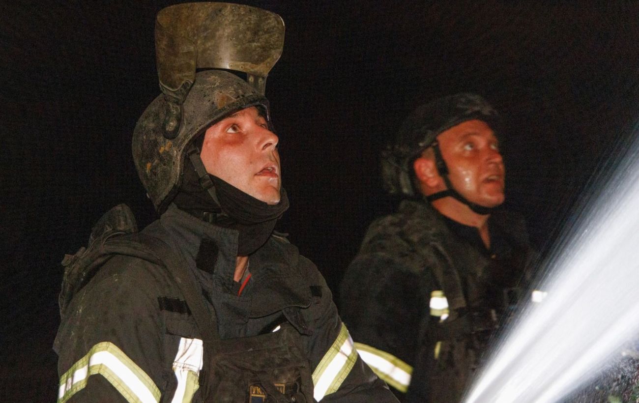 Зображення новини: У Києві вже троє загиблих через обстріл, людей шукають під завалами
