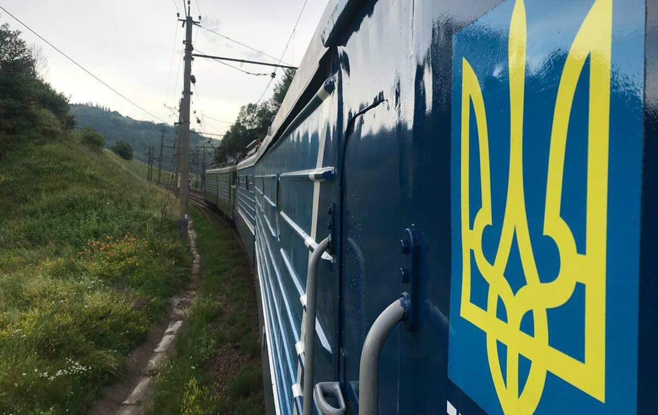 Зображення новини: Укрзалізниця змінює рух потягів після атаки РФ