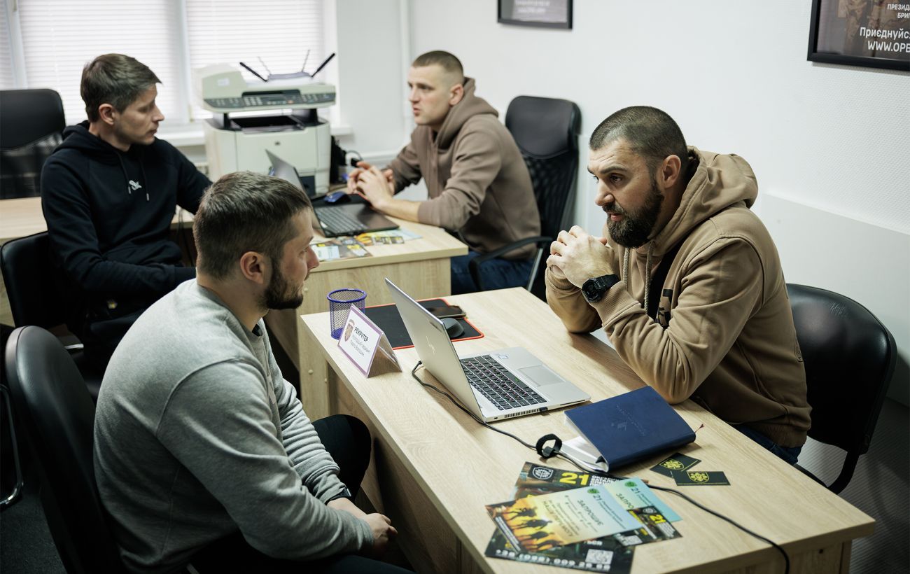 Зображення новини: Потрібні не лише штурмовики. У Сухопутних військах пояснили, кого шукають рекрутери