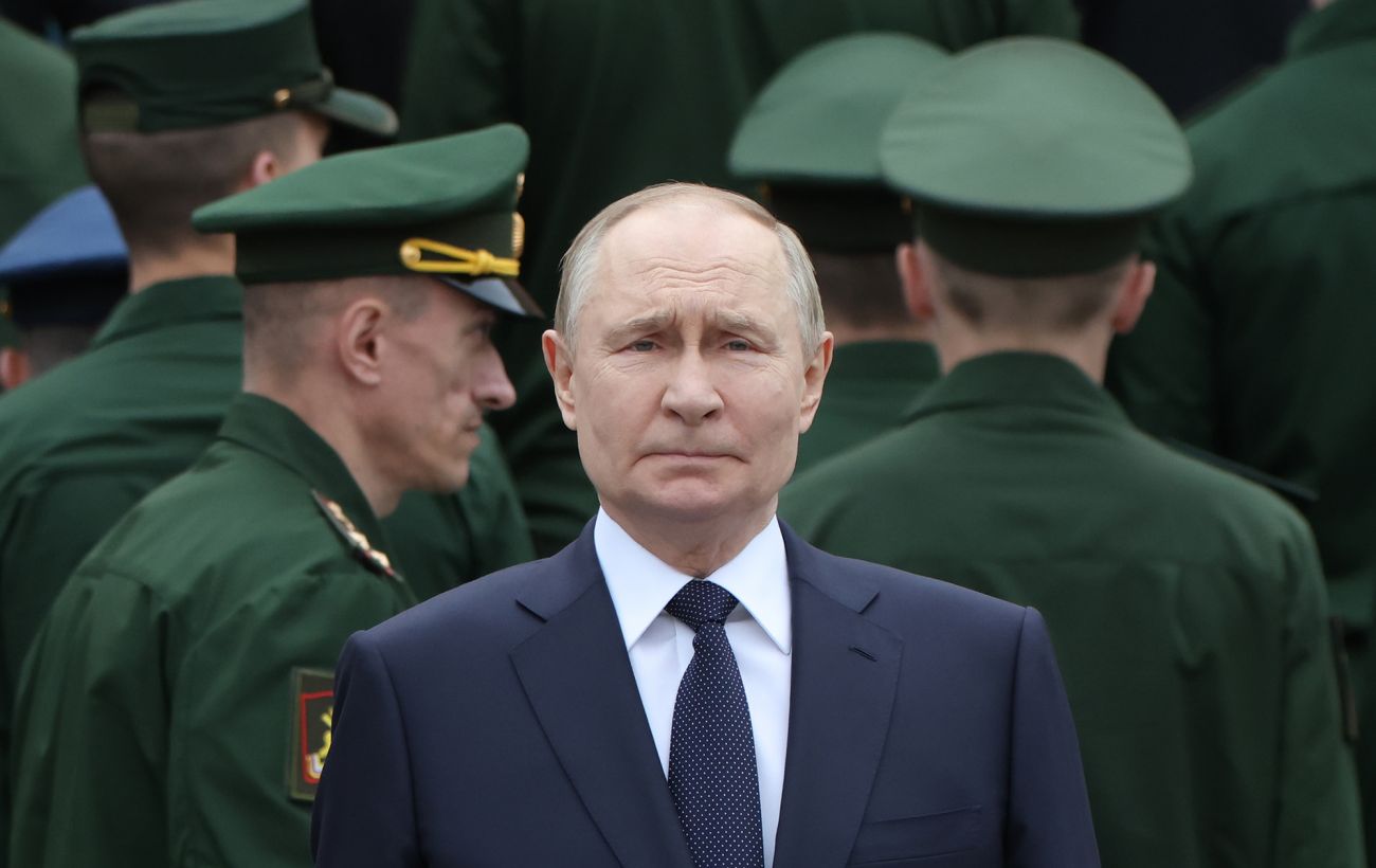 Зображення новини: Путін кидає майже половину бюджету РФ на війну проти України, - ГУР