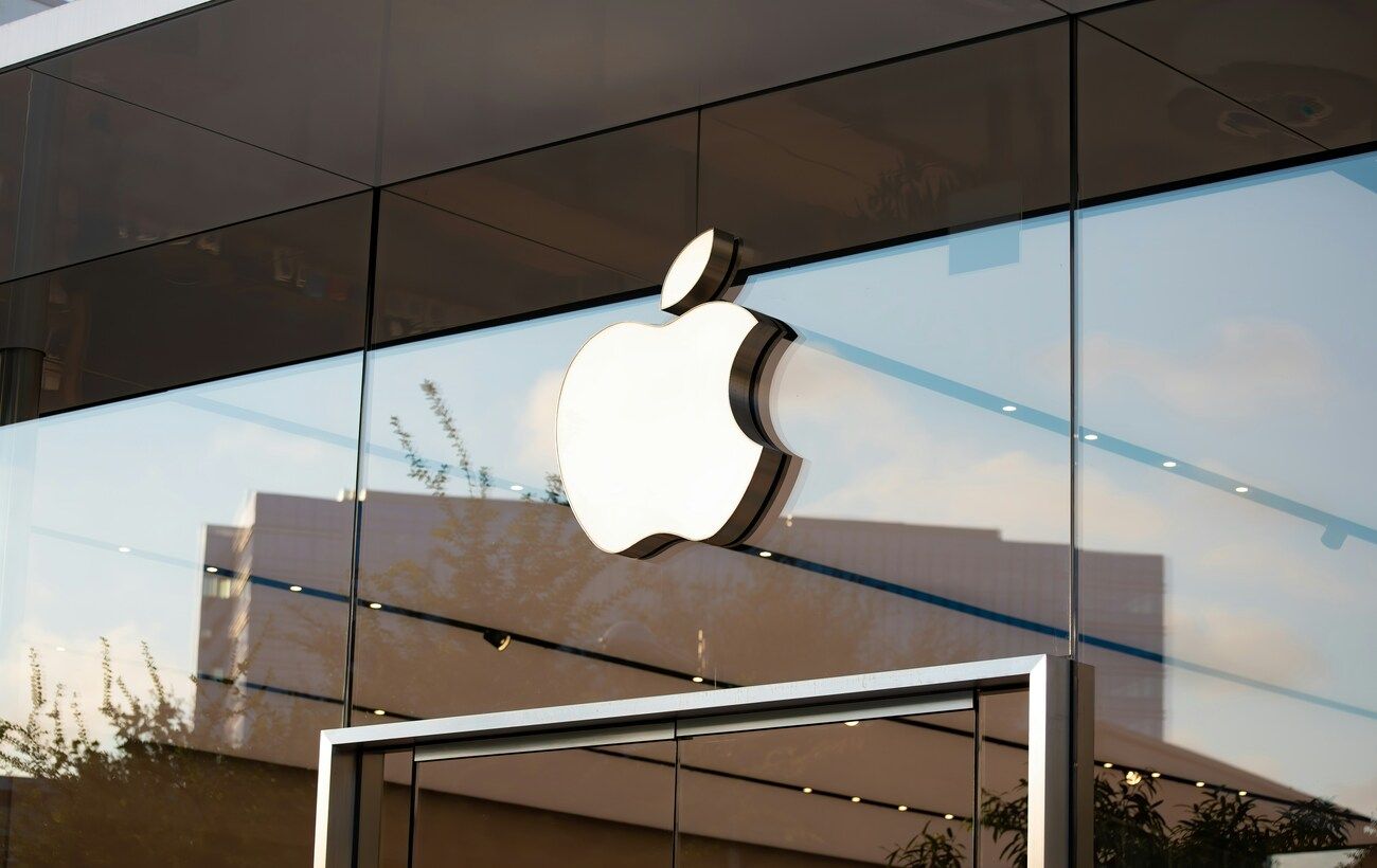 Зображення новини: Apple тестує китайські чипи пам'яті: чому це викликало скандал у США