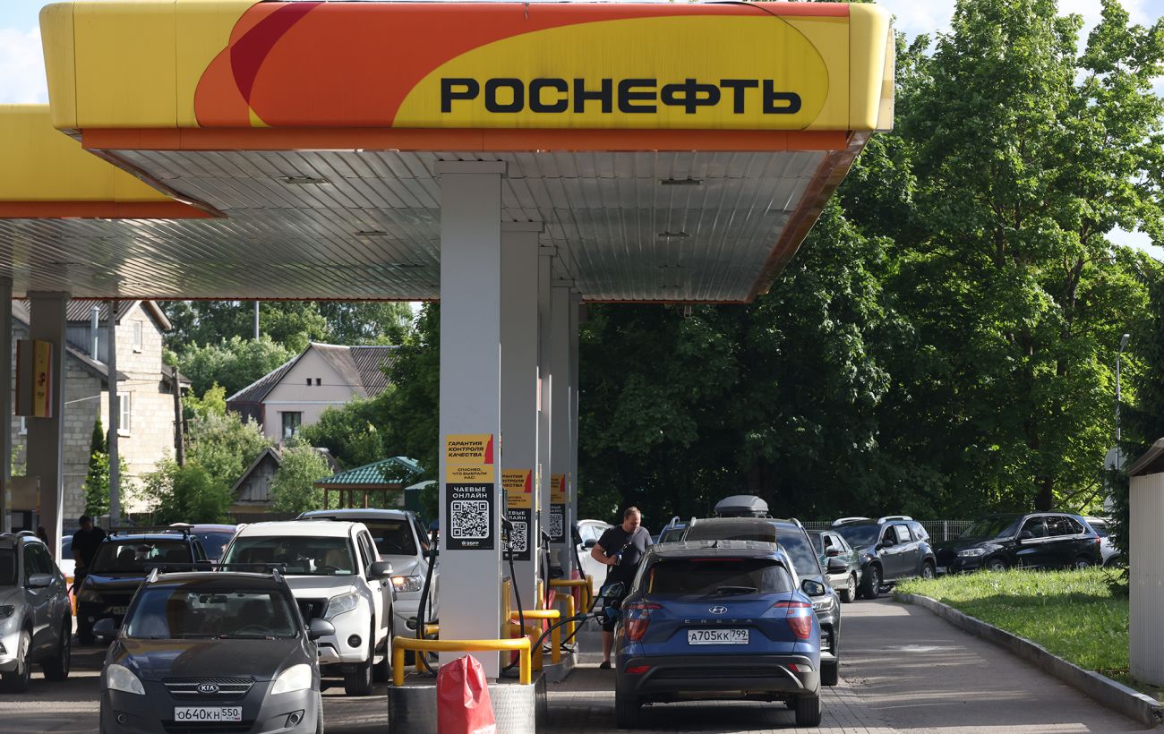 Зображення новини: Виробництво бензину в Росії покриває лише 65% попиту після ударів ЗСУ, - Reuters