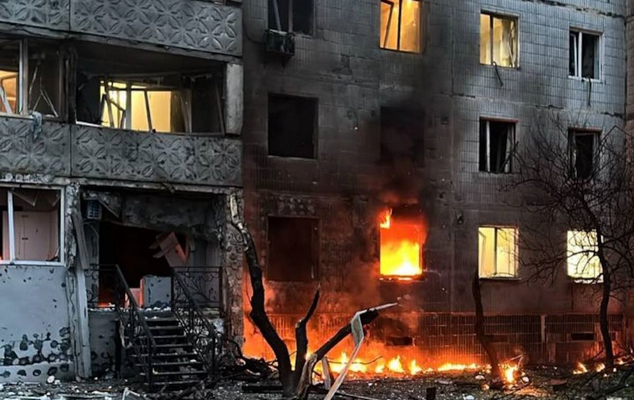 Зображення новини: В Сумах "прильот" реактивного дрона біля багатоповерхівки, є поранені
