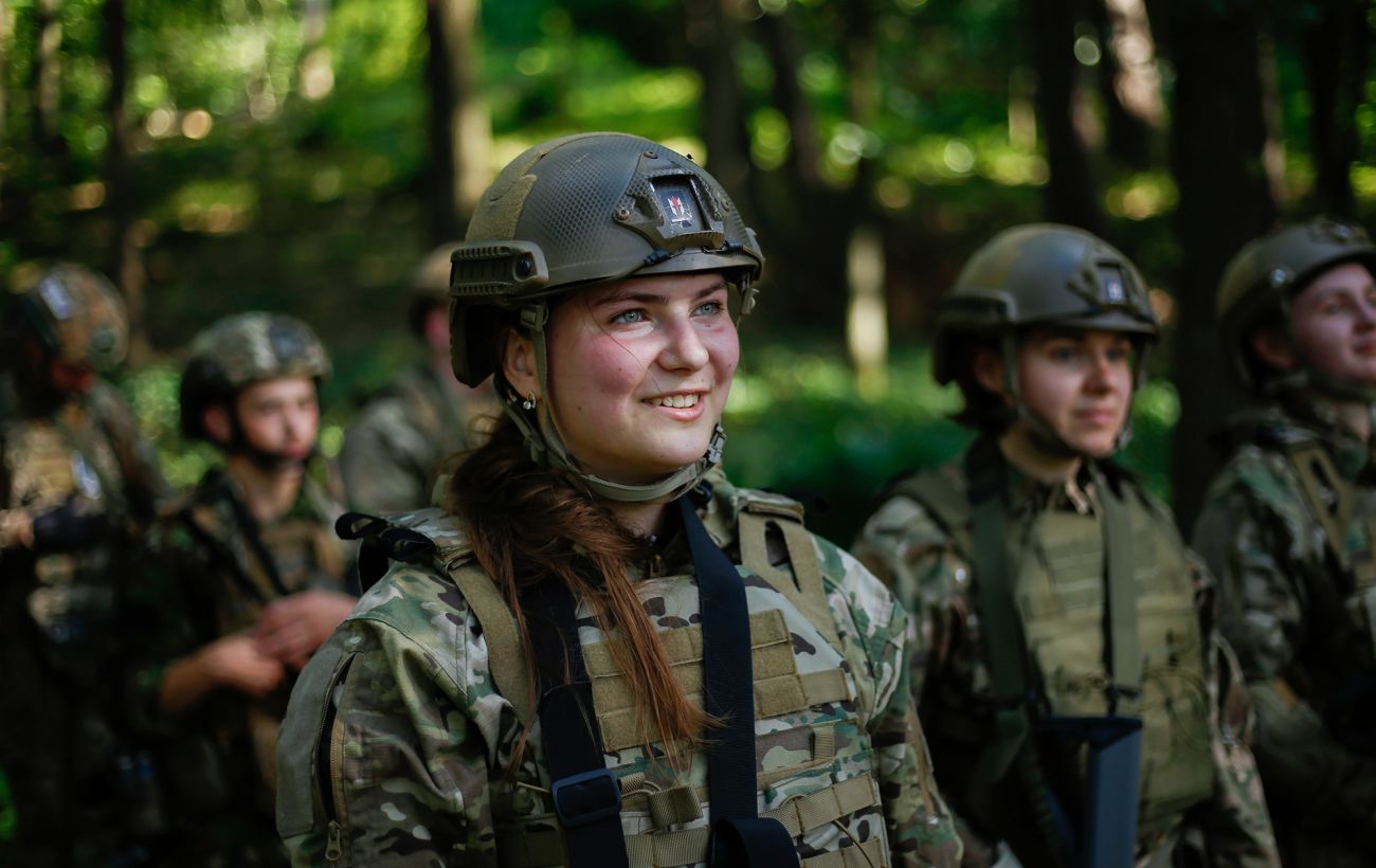 Зображення новини: ЗСУ отримали першу партію жіночих бронежилетів: у чому їх особливості