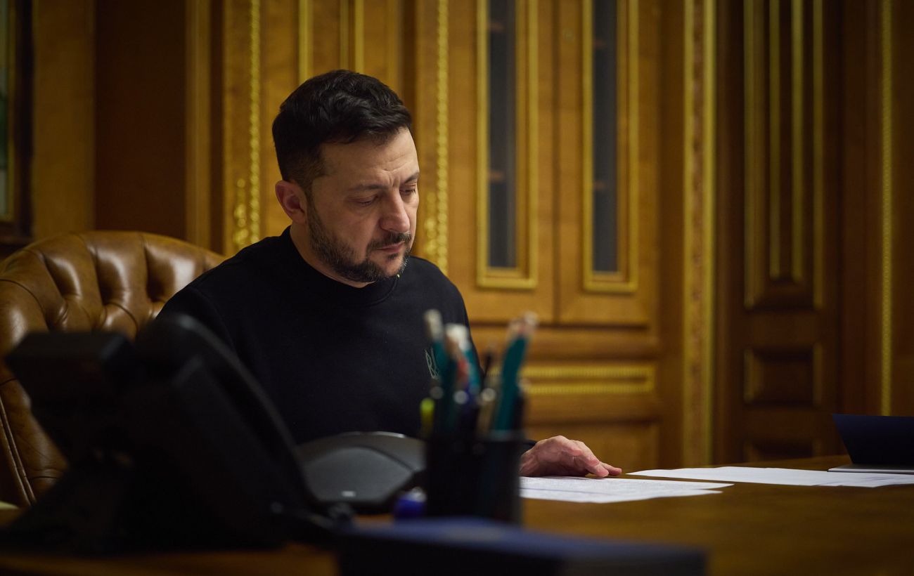 Зображення новини: Житло, пенсії і не тільки: Зеленський підписав закон про права переселенців