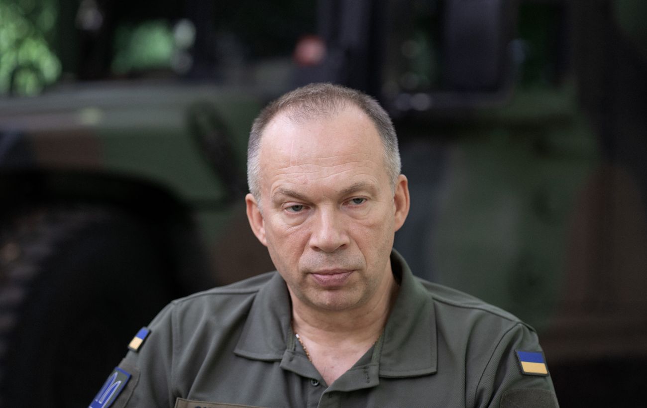 Зображення новини: Скільки українців підтримують звільнення Сирського: результати опитування