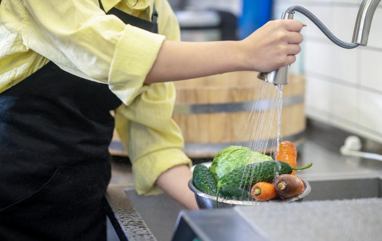 Зображення новини: Всі цього не роблять: 5 неочікуваних продуктів, які обов'язково потрібно мити