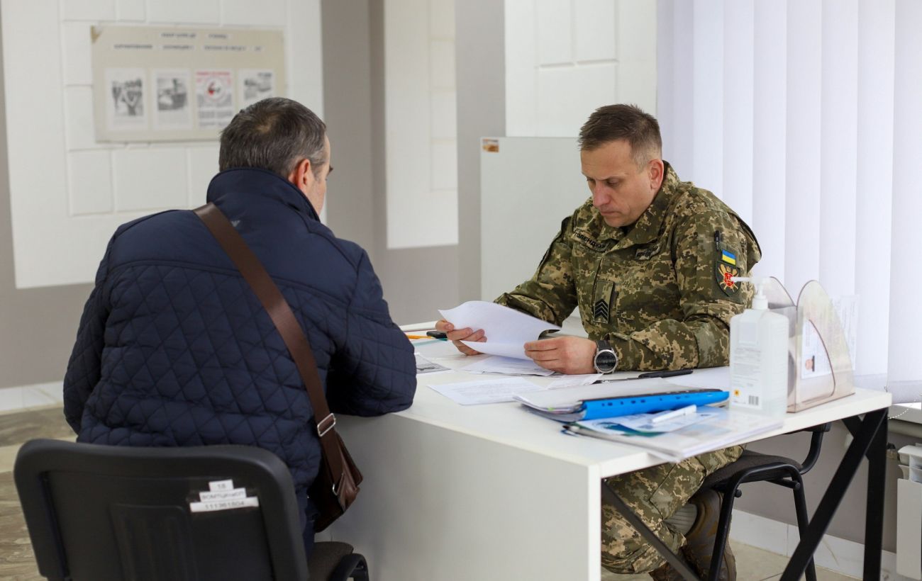 Зображення новини: Кабмін скасує рішення уряду Свириденко щодо бронювання: про що мова