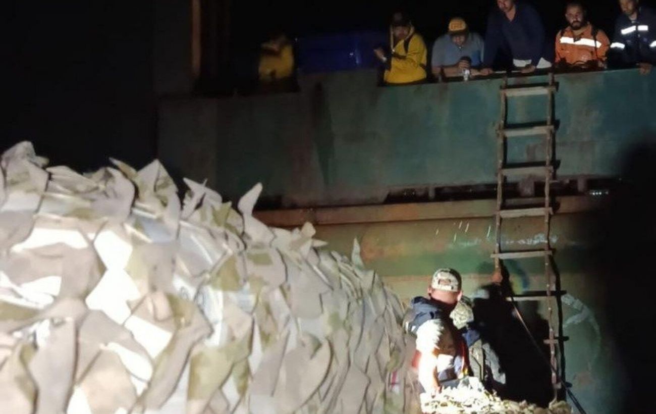 Зображення новини: Росія ударила по балкеру Golden Rosе, екіпаж рятували прикордонники (відео)