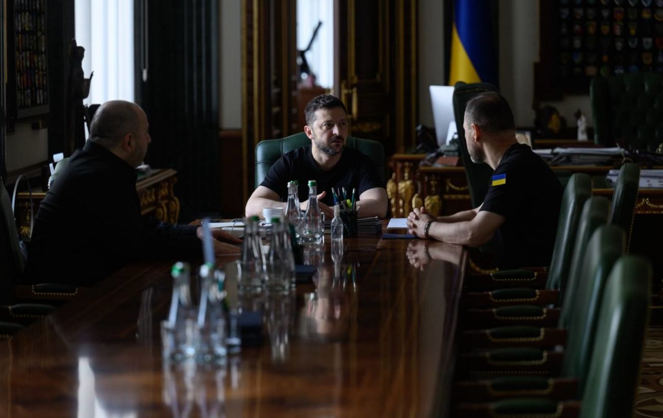 Зображення новини: Зеленський назвав нові задачі Клименка і Умєрова, укази будуть наступного тижня