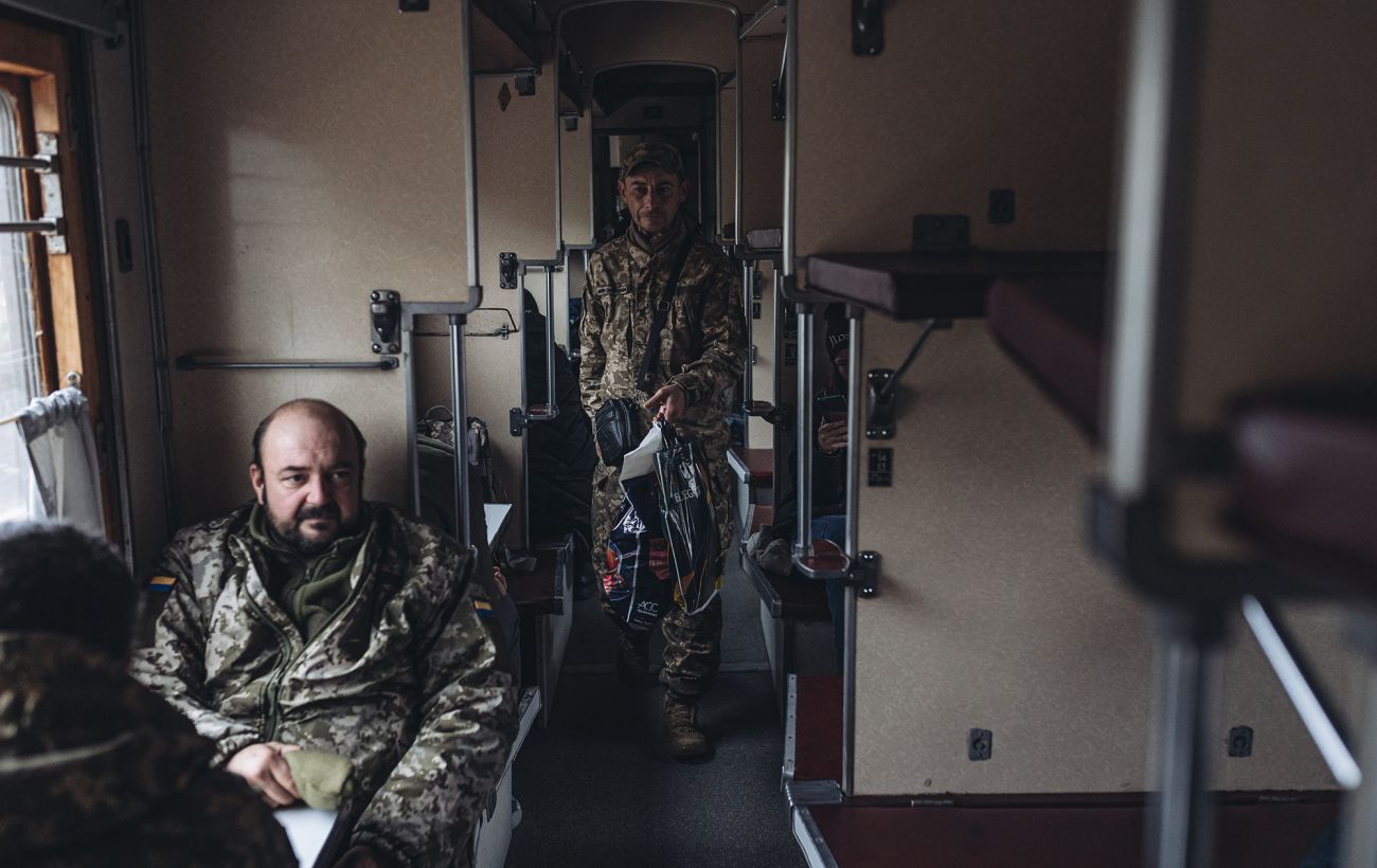 Зображення новини: Анонімно та без черг: як військовим забронювати квитки на поїзд через "Армію+"