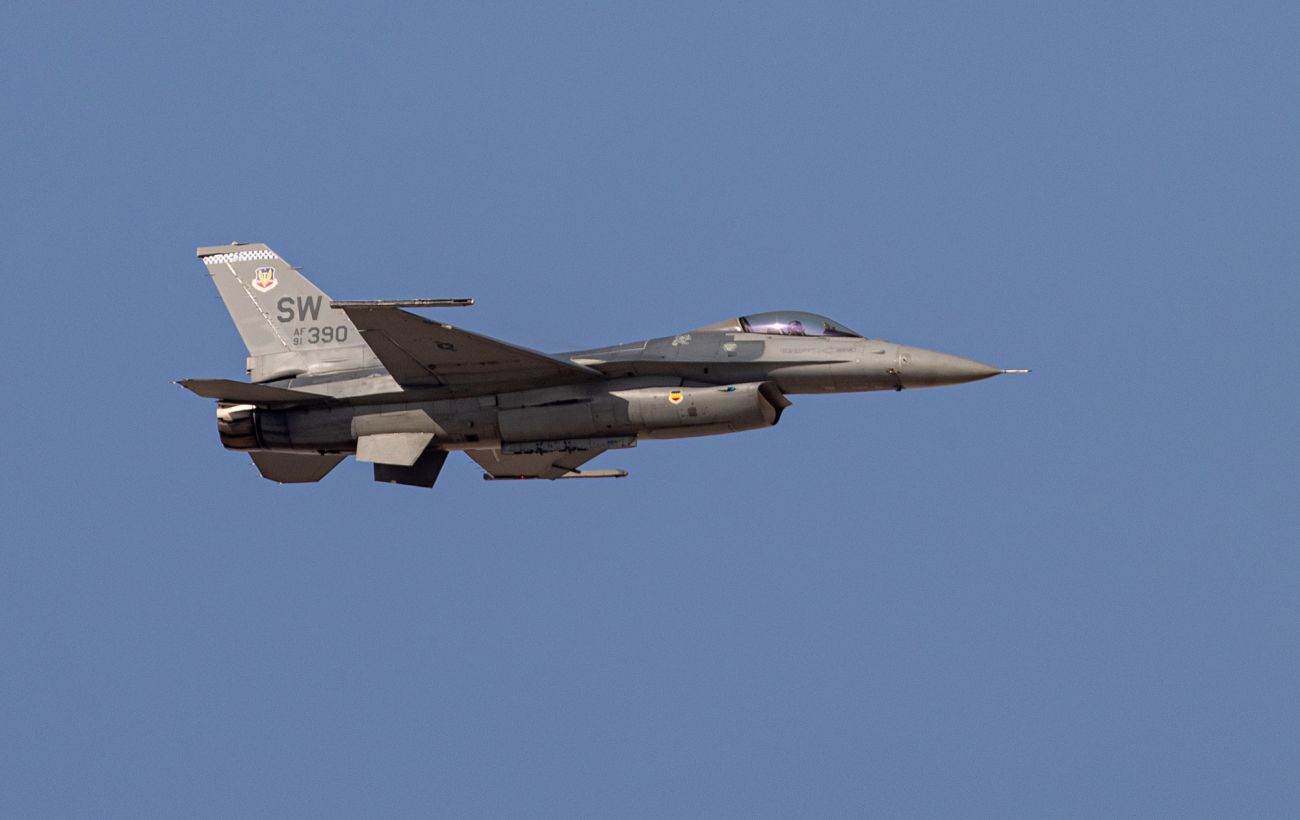 Зображення новини: Україна втратила F-16, але пілоту вдалося вижити