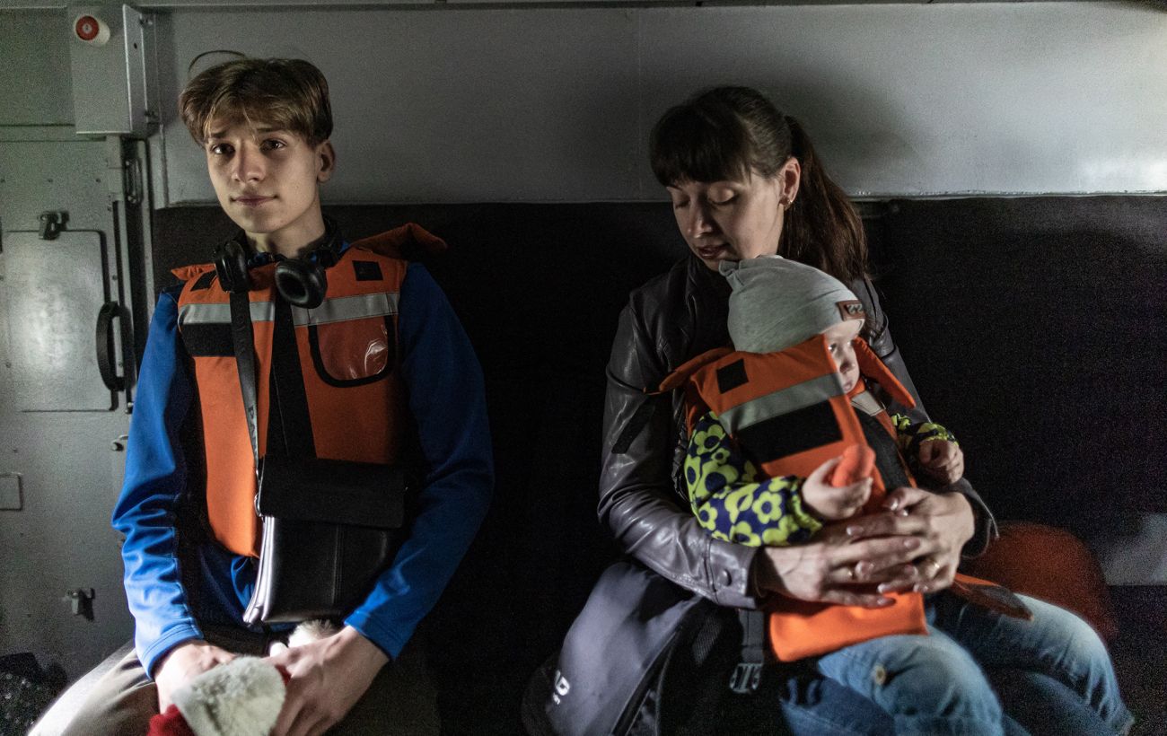 Зображення новини: Примусова евакуація на Харківщині: з 9 сіл вивезуть родини з дітьми