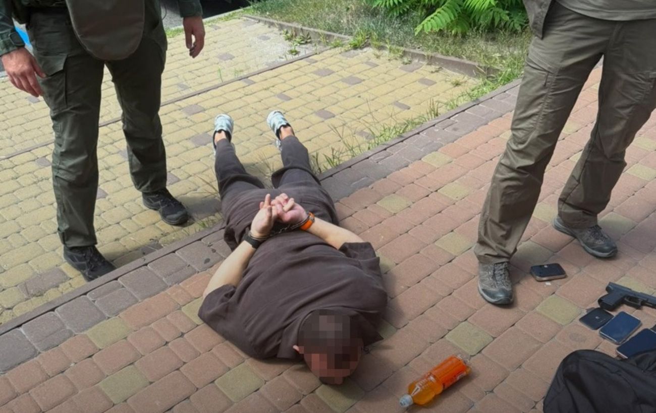Зображення новини: Мільйон доларів за "захист": НАБУ викрило шахрая зі "зв'язками" у СБУ